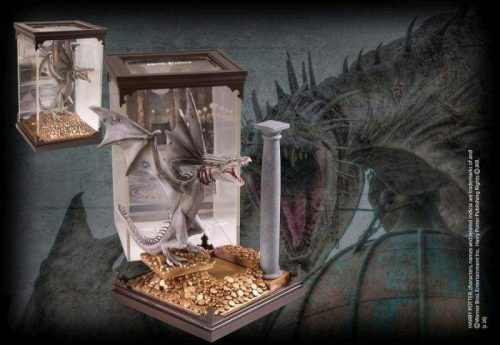 Harry Potter Legendás Állatok - Ukrán acélhasú sárkány Figura